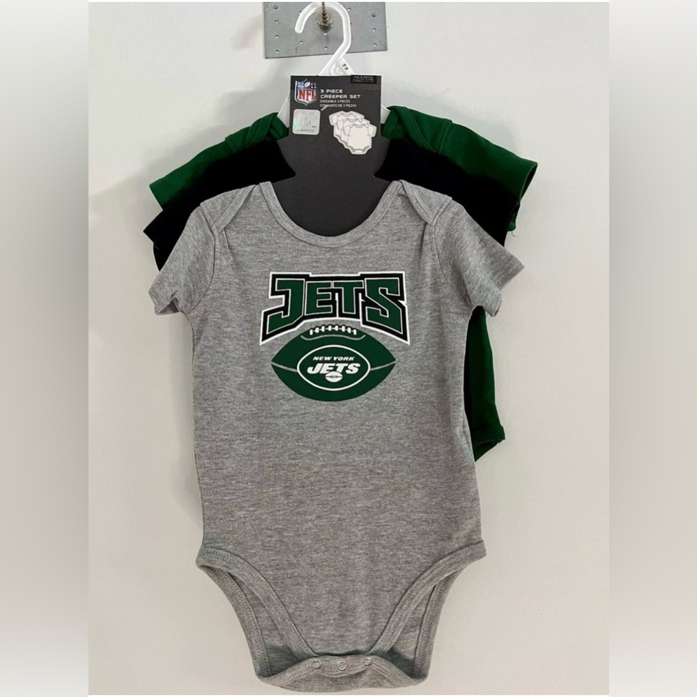 Outerstuff NFL New York Jets 3 Piece boysuit Baby Boy Size 18 Months
